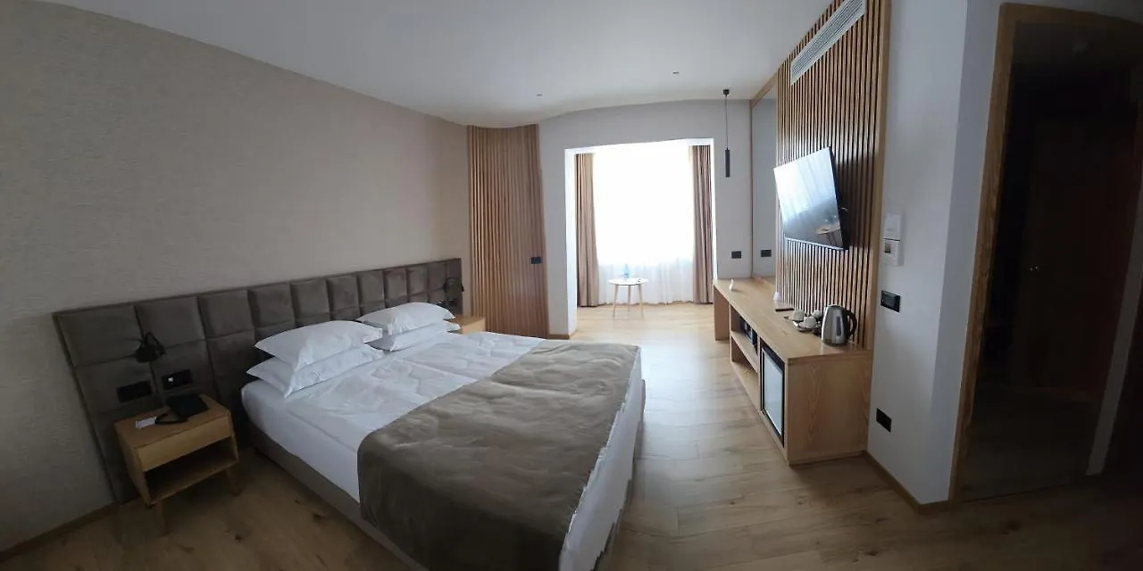 Sibb Hotel Tirana 0*,  Albánie