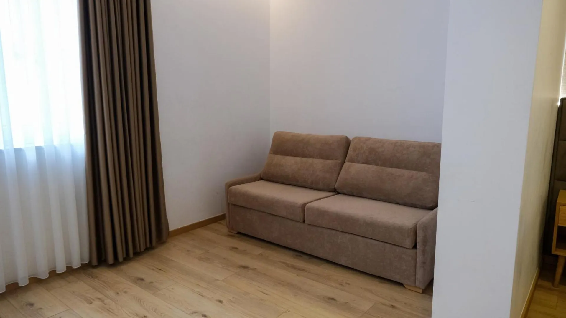 Sibb Hotel Tirana 0*,
