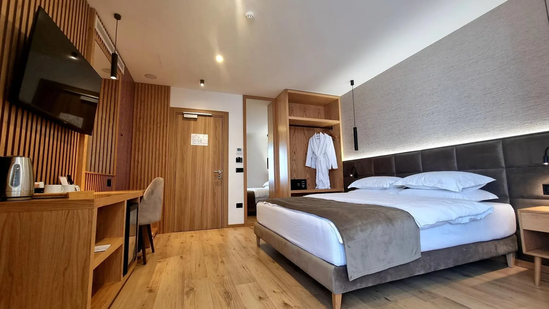 Sibb Hotel تيرانا